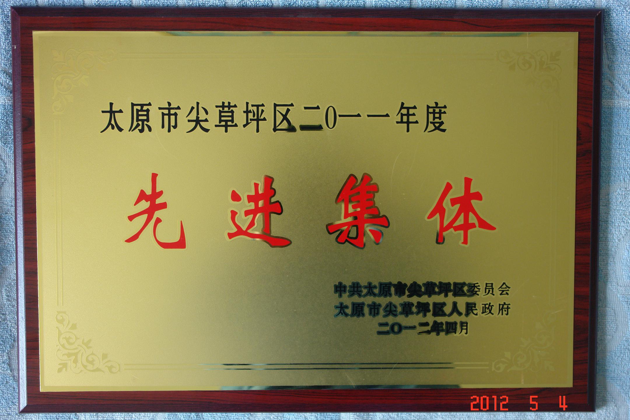 ���M���w